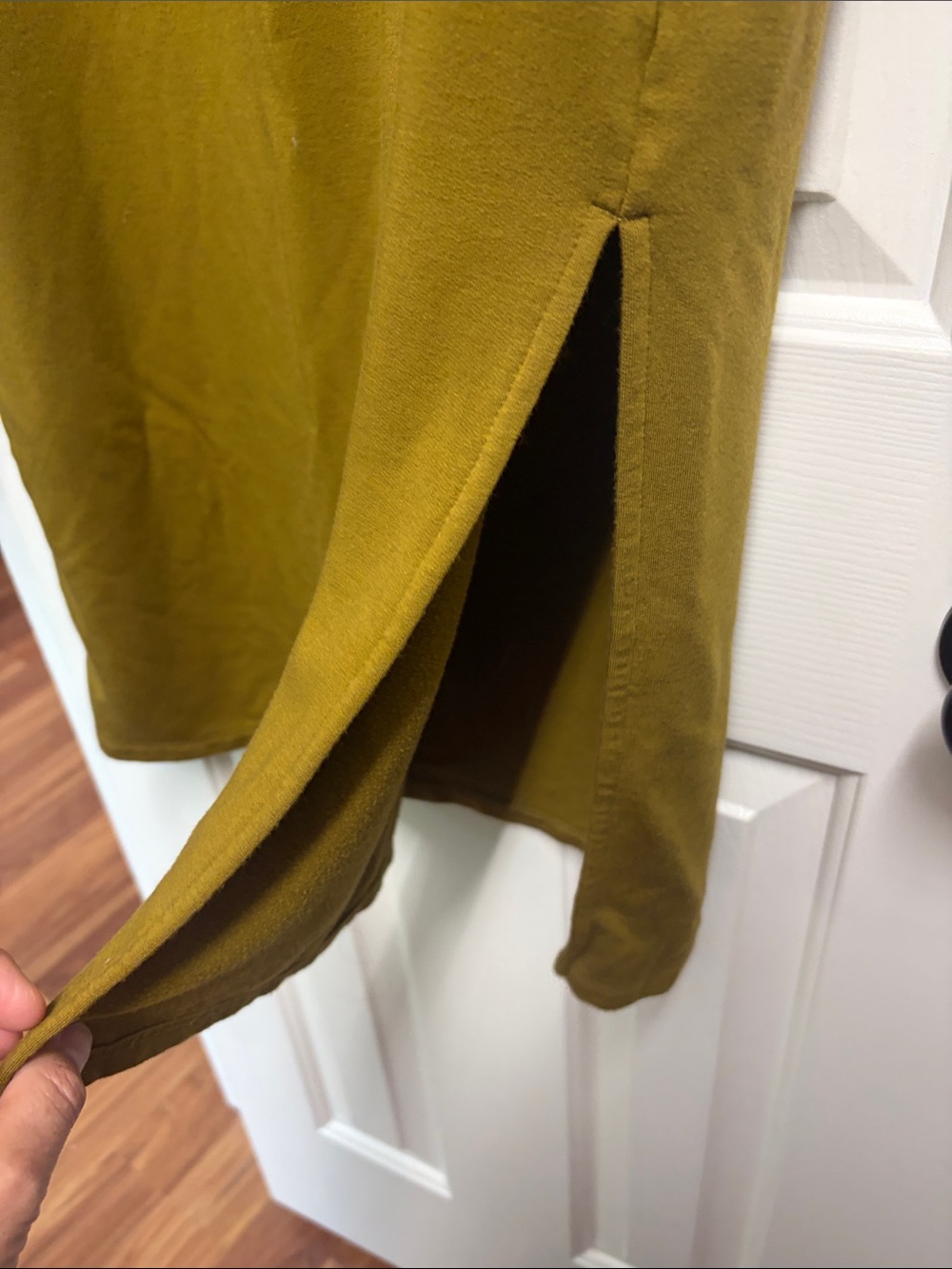 Lou & Grey Women’s V-Neck Olive Green Midi Dress - Picture 4 of 5